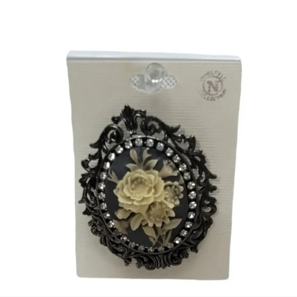 VTG STYLE Flower Cameo Brooch Metal Filigree Carved Noblesse Collection 2003 New - Picture 1 of 8